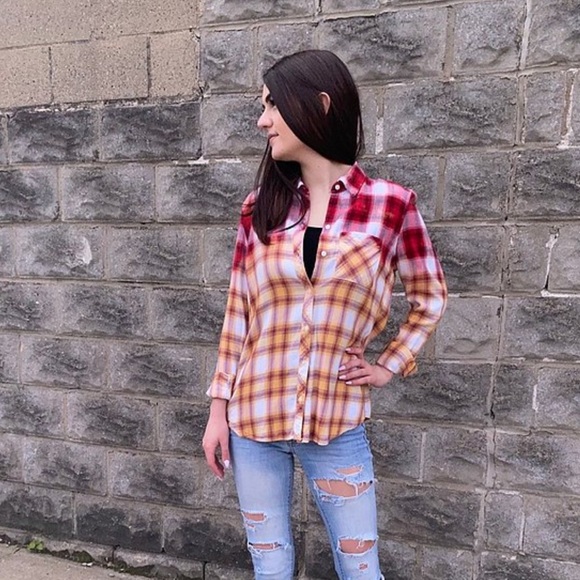 SKULL AND ROSES BULL GRAPHIC BACK SHIRT - Picture 4 of 4